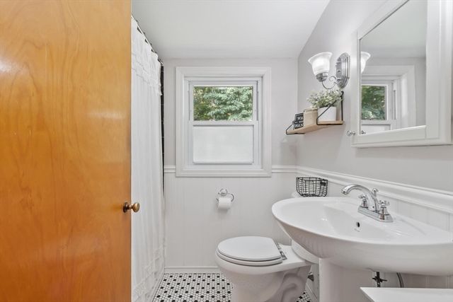 463 Cedar Brook Rd, Lynn, MA 01904