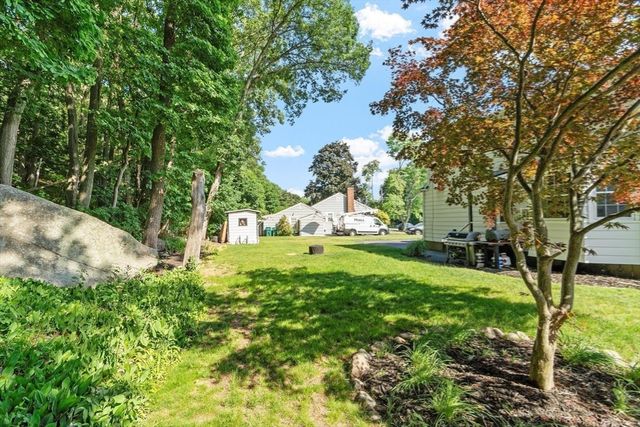463 Cedar Brook Rd, Lynn, MA 01904