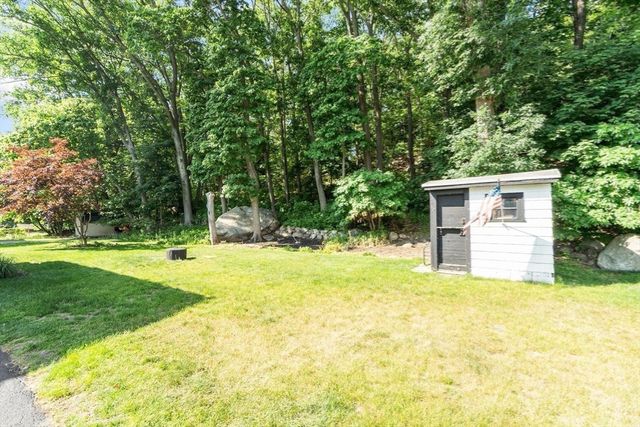 463 Cedar Brook Rd, Lynn, MA 01904