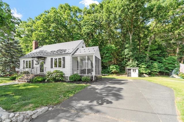 463 Cedar Brook Rd, Lynn, MA 01904