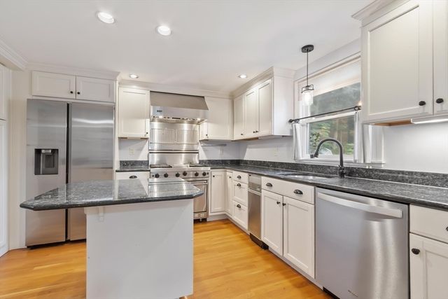 463 Cedar Brook Rd, Lynn, MA 01904