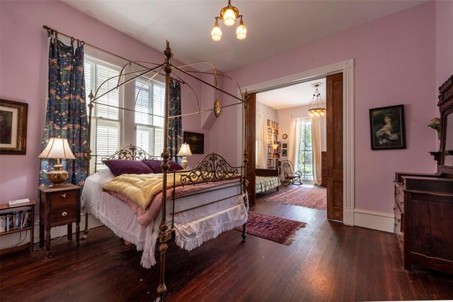 2622 Ursuline Street, Galveston, TX 77550