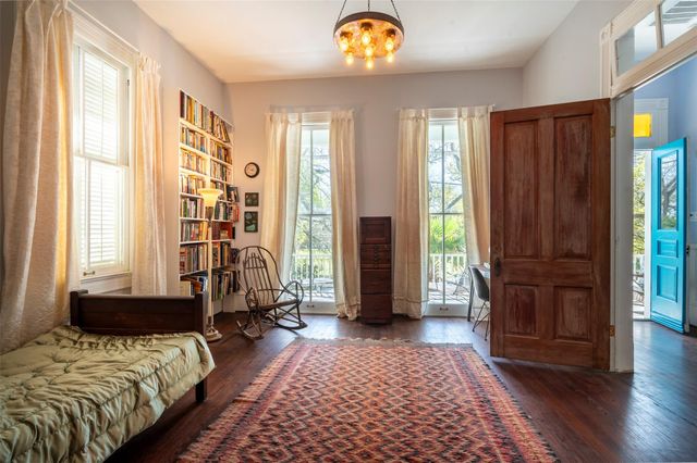 2622 Ursuline Street, Galveston, TX 77550