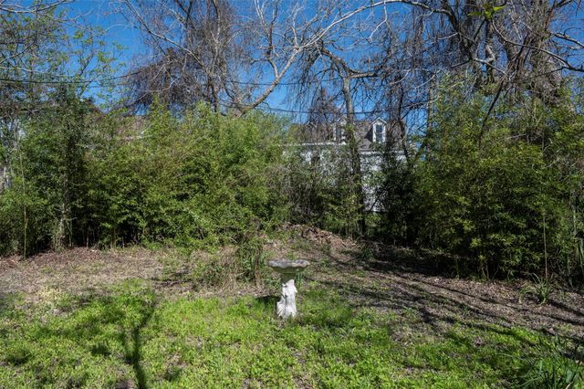 2622 Ursuline Street, Galveston, TX 77550