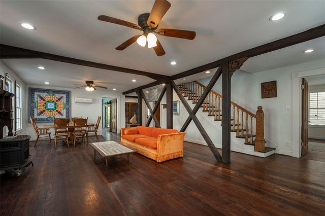 2622 Ursuline Street, Galveston, TX 77550