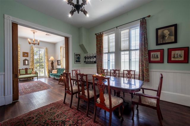 2622 Ursuline Street, Galveston, TX 77550