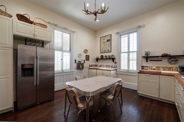 2622 Ursuline Street, Galveston, TX 77550