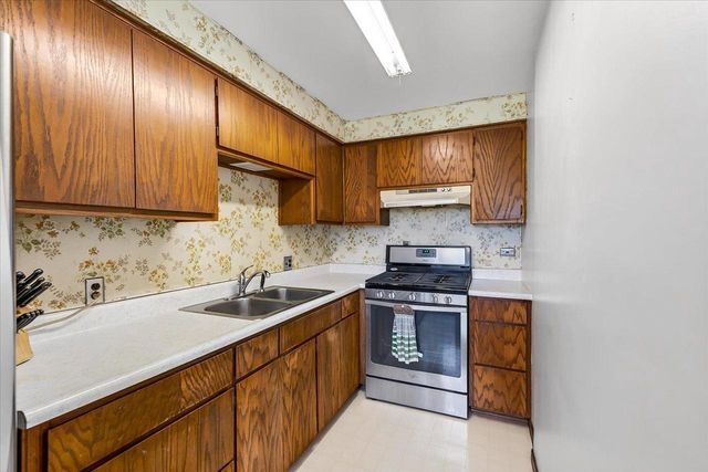 1372 Dianne Avenue, Belleville, WI 53508