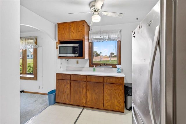 1372 Dianne Avenue, Belleville, WI 53508