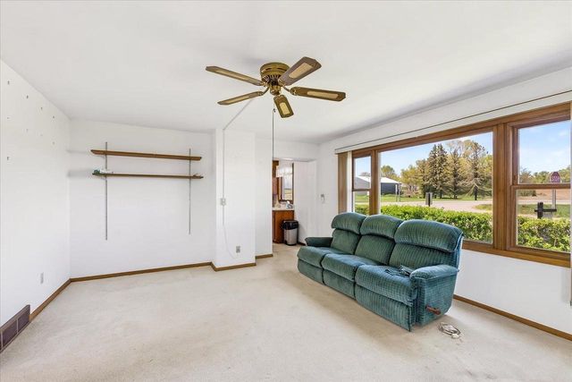 1372 Dianne Avenue, Belleville, WI 53508