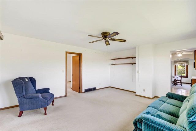 1372 Dianne Avenue, Belleville, WI 53508