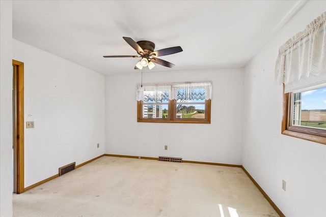 1372 Dianne Avenue, Belleville, WI 53508