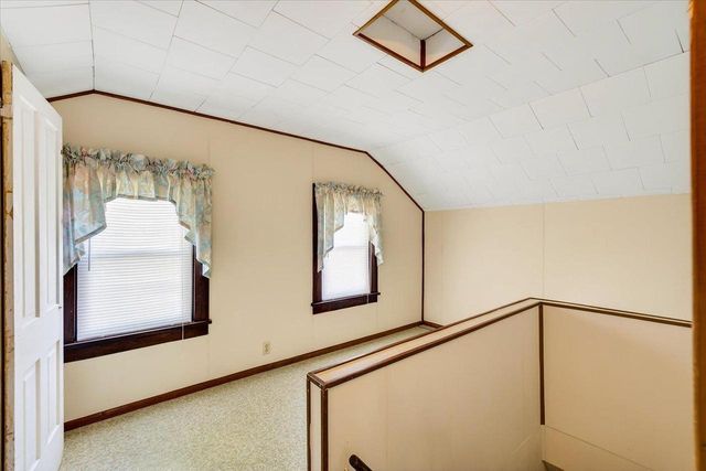 1372 Dianne Avenue, Belleville, WI 53508