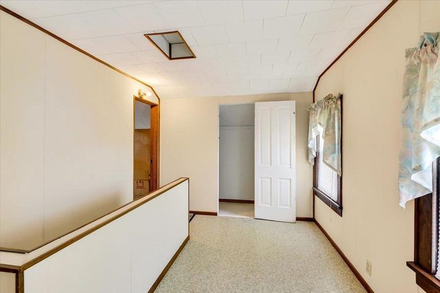 1372 Dianne Avenue, Belleville, WI 53508