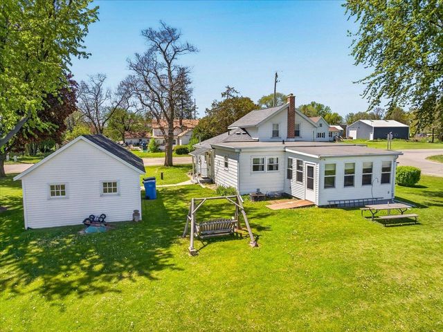 1372 Dianne Avenue, Belleville, WI 53508