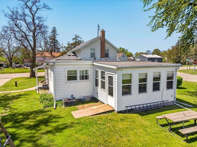 1372 Dianne Avenue, Belleville, WI 53508