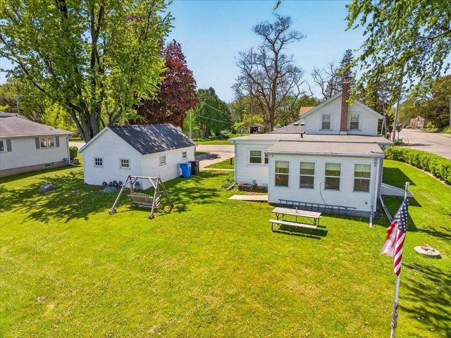 1372 Dianne Avenue, Belleville, WI 53508