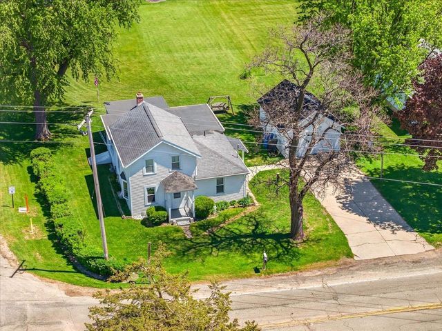 1372 Dianne Avenue, Belleville, WI 53508