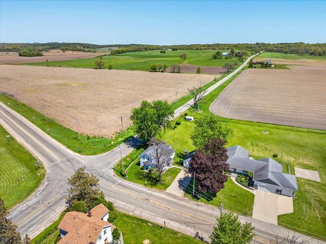 1372 Dianne Avenue, Belleville, WI 53508