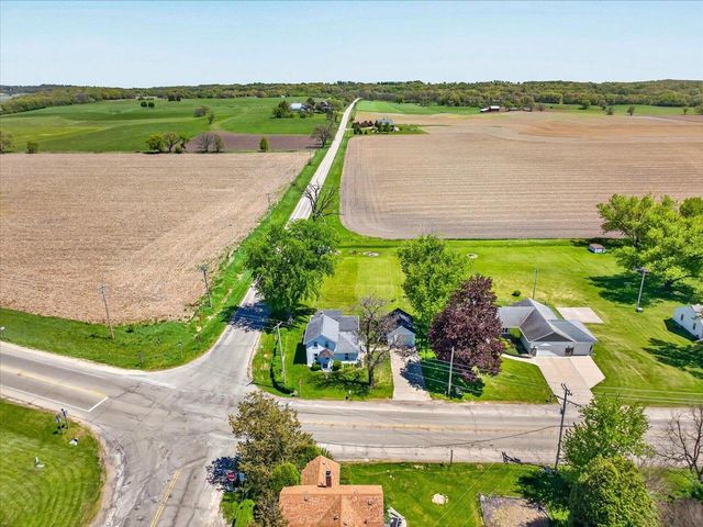 1372 Dianne Avenue, Belleville, WI 53508