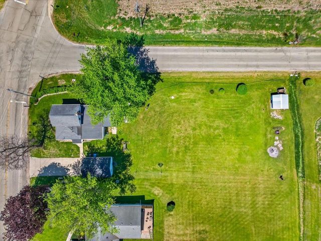 1372 Dianne Avenue, Belleville, WI 53508