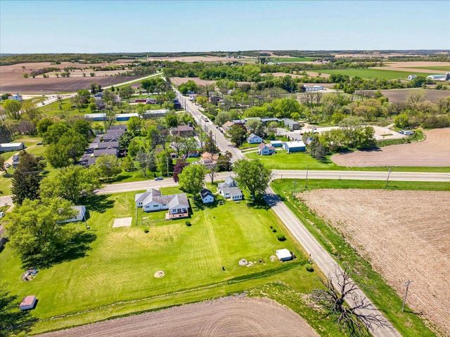 1372 Dianne Avenue, Belleville, WI 53508