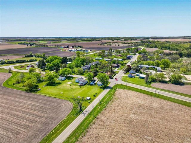 1372 Dianne Avenue, Belleville, WI 53508
