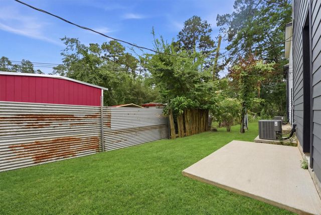 10176 Barberry Street, Willis, TX 77318