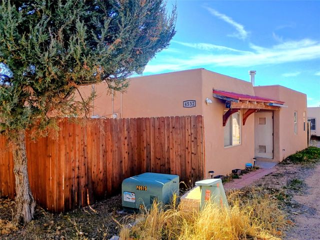 4532 Camino Verde, Santa Fe, NM 87507