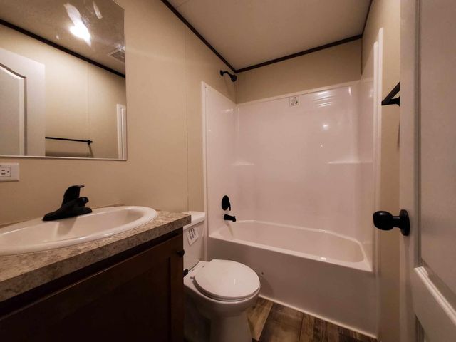 8649 S Loomis Road, Coe Twp, MI 48883