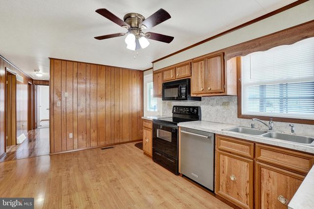 3230 LEWISBERRY RD, York, PA 17404