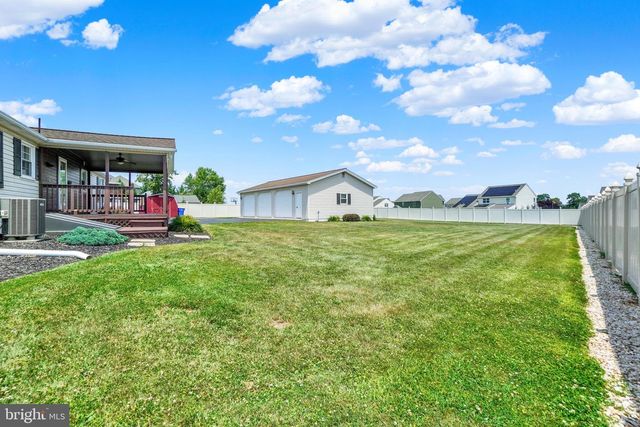 3230 LEWISBERRY RD, York, PA 17404