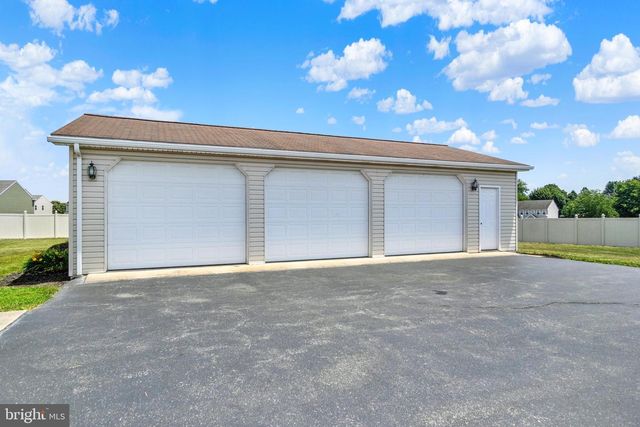 3230 LEWISBERRY RD, York, PA 17404