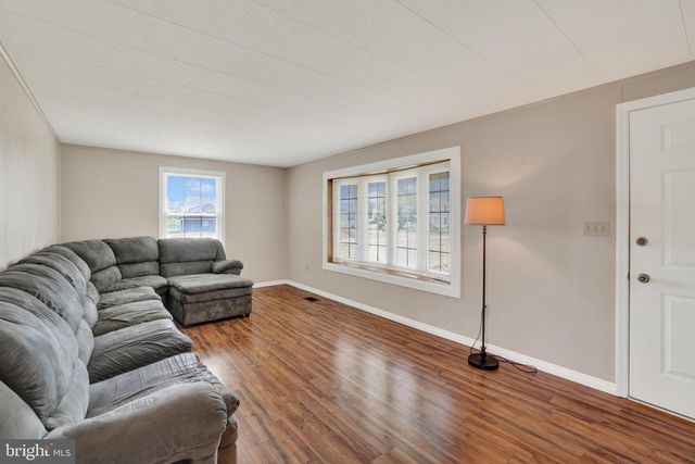 3230 LEWISBERRY RD, York, PA 17404