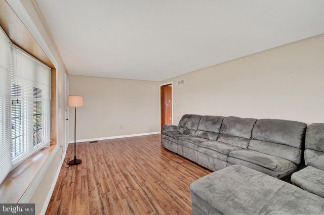 3230 LEWISBERRY RD, York, PA 17404