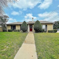 1802 Natchez Court, Grand Prairie, TX 75052