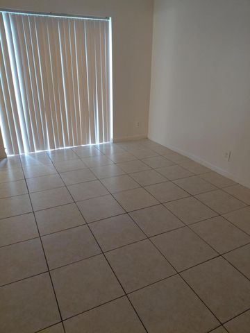 4525 NW Treehouse Lane A, Tamarac, FL 33319