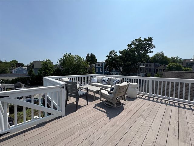 8 Barney Street 3, Newport, RI 02840