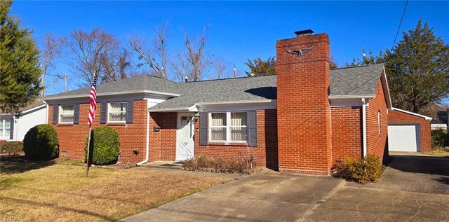 73 Longwood DR, Hampton, VA 23669