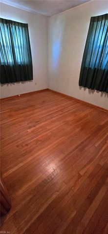 73 Longwood DR, Hampton, VA 23669