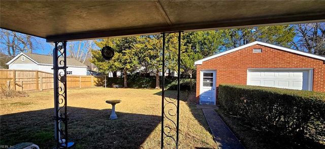 73 Longwood DR, Hampton, VA 23669