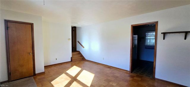 73 Longwood DR, Hampton, VA 23669