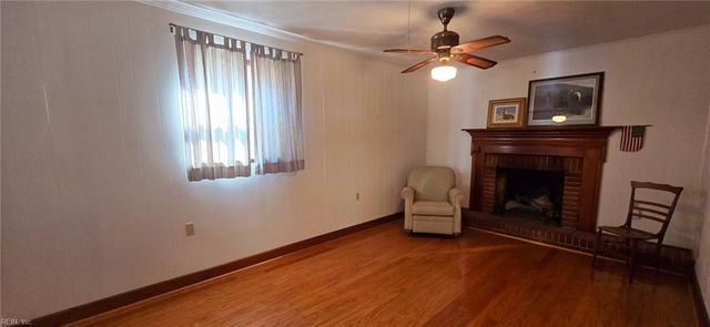 73 Longwood DR, Hampton, VA 23669