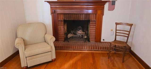 73 Longwood DR, Hampton, VA 23669