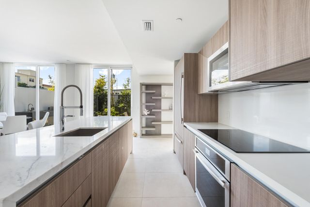 401 N Birch Road Th1, Fort Lauderdale, FL 33304