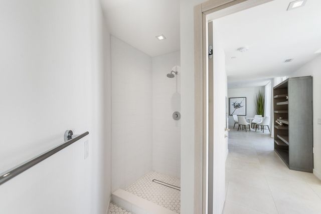 401 N Birch Road Th1, Fort Lauderdale, FL 33304