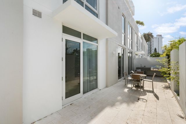 401 N Birch Road Th1, Fort Lauderdale, FL 33304