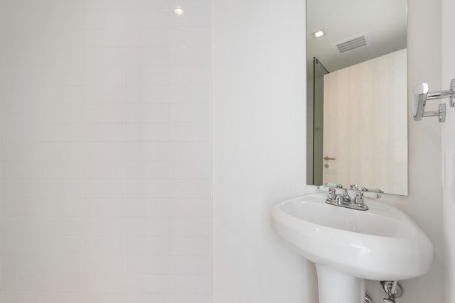 401 N Birch Road Th1, Fort Lauderdale, FL 33304