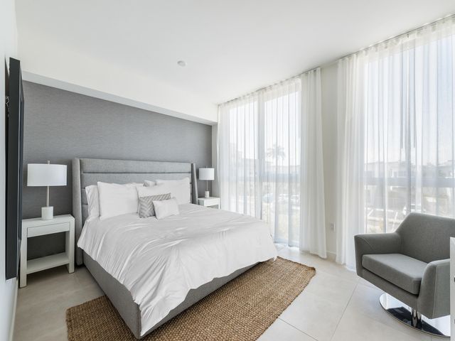 401 N Birch Road Th1, Fort Lauderdale, FL 33304