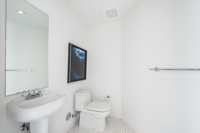 401 N Birch Road Th1, Fort Lauderdale, FL 33304